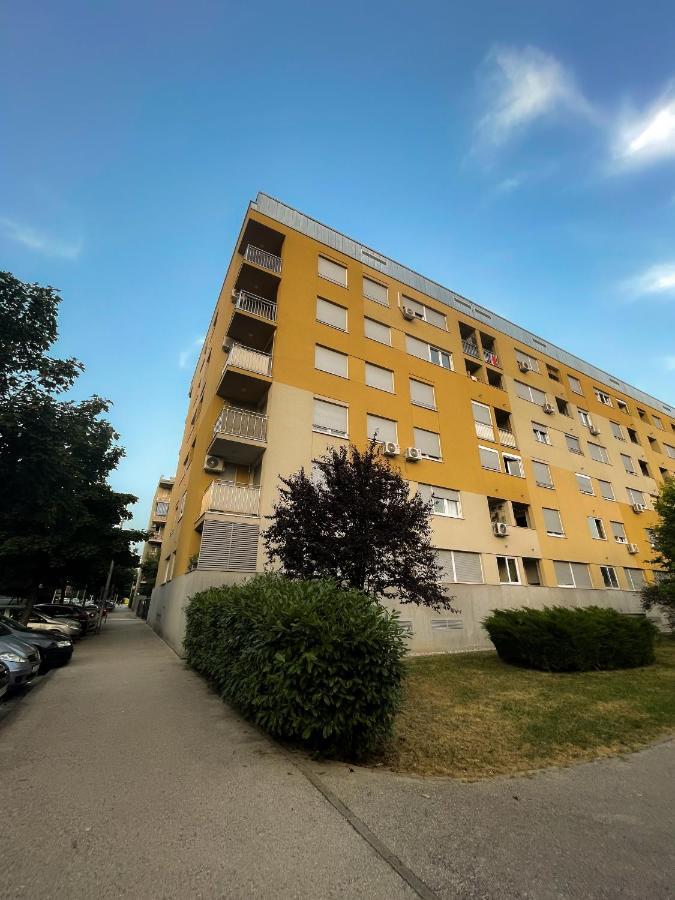 Apartman Welcome To Tresnjevka ซาเกร็บ ภายนอก รูปภาพ